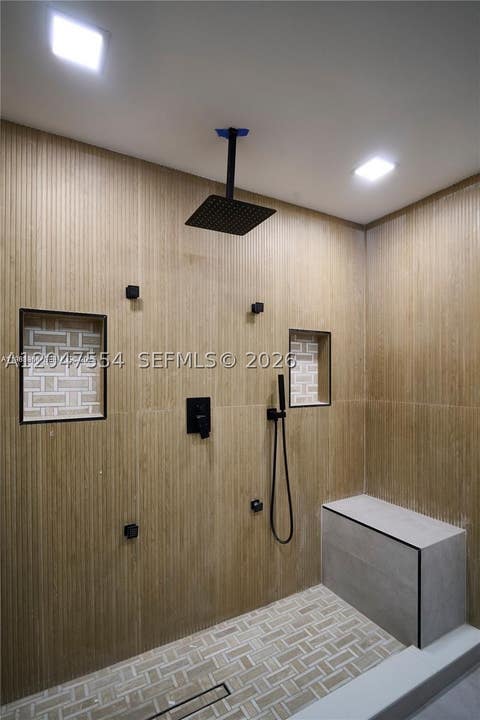 Tiny photo for 5561 NE 28th Ave, Fort Lauderdale, FL 33308 (MLS # A12047554)
