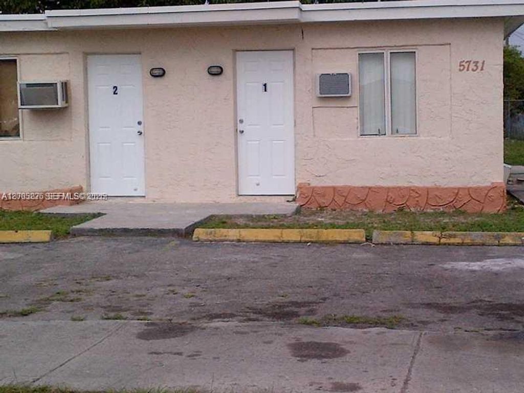 Photo of 5731 Flagler St #1, Hollywood, FL 33023 (MLS # A12005226)