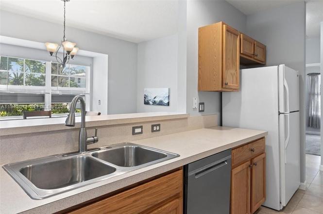 RIVER OAKS - Residential