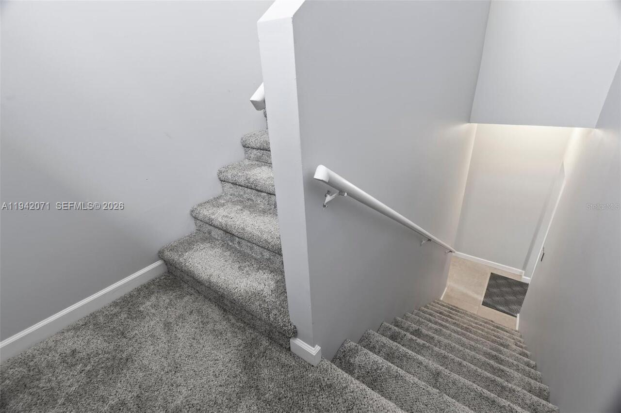 RIVER OAKS - Residential