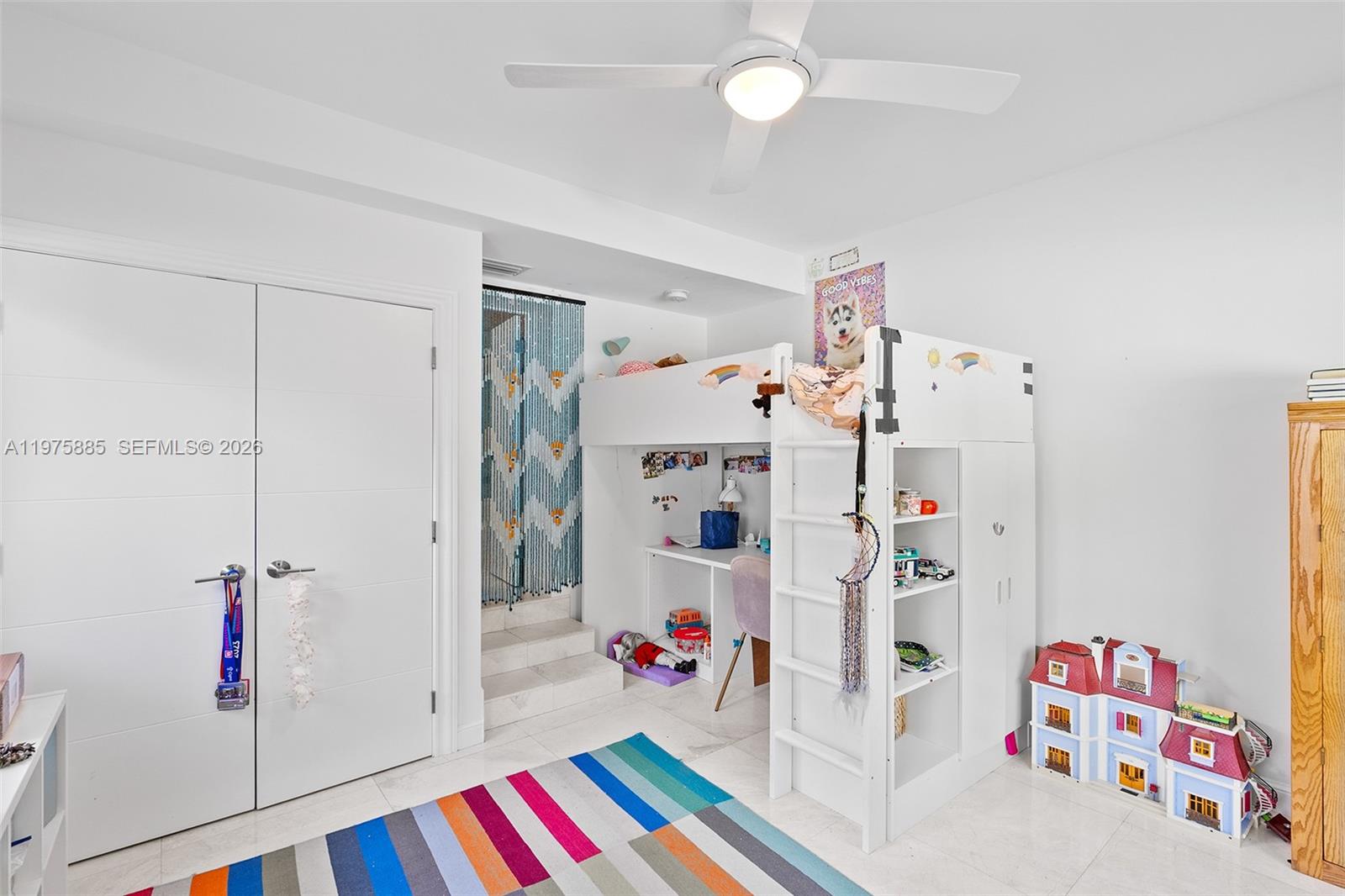 COCONUT GROVE MANOR - Residential