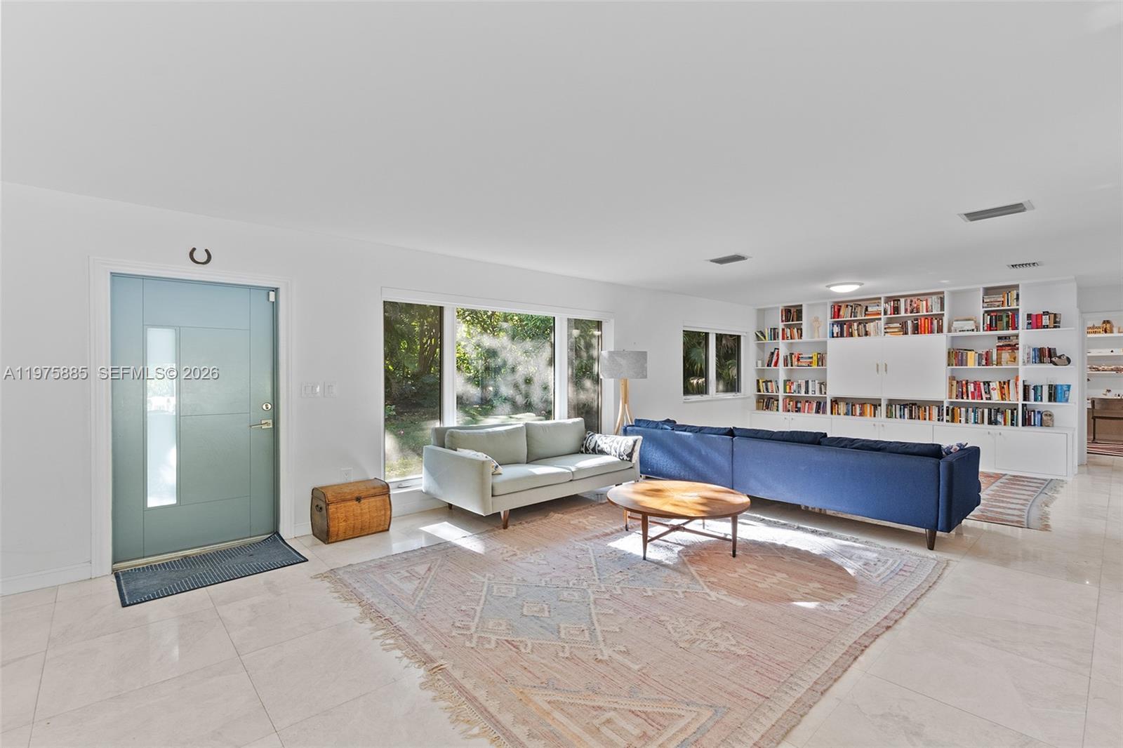 COCONUT GROVE MANOR - Residential