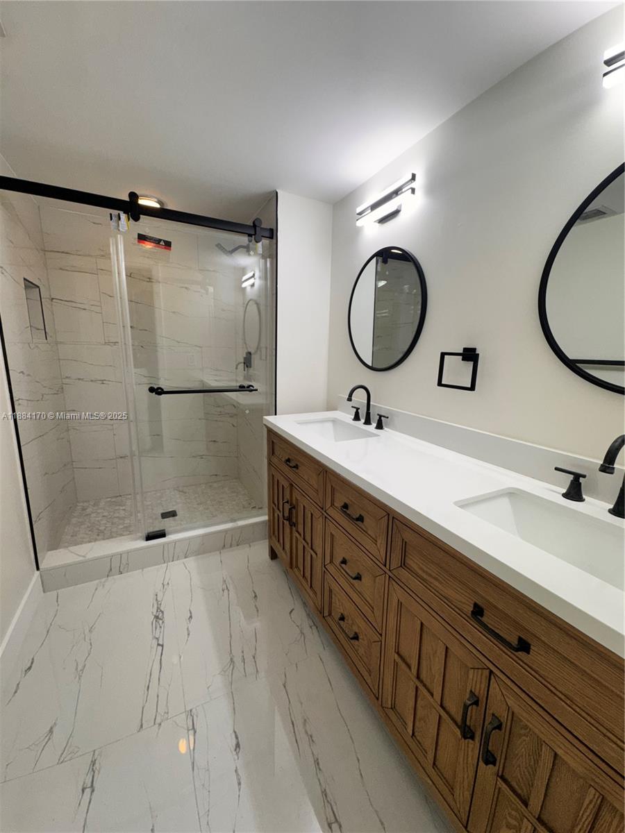 SHERWOOD LAKES - Residential