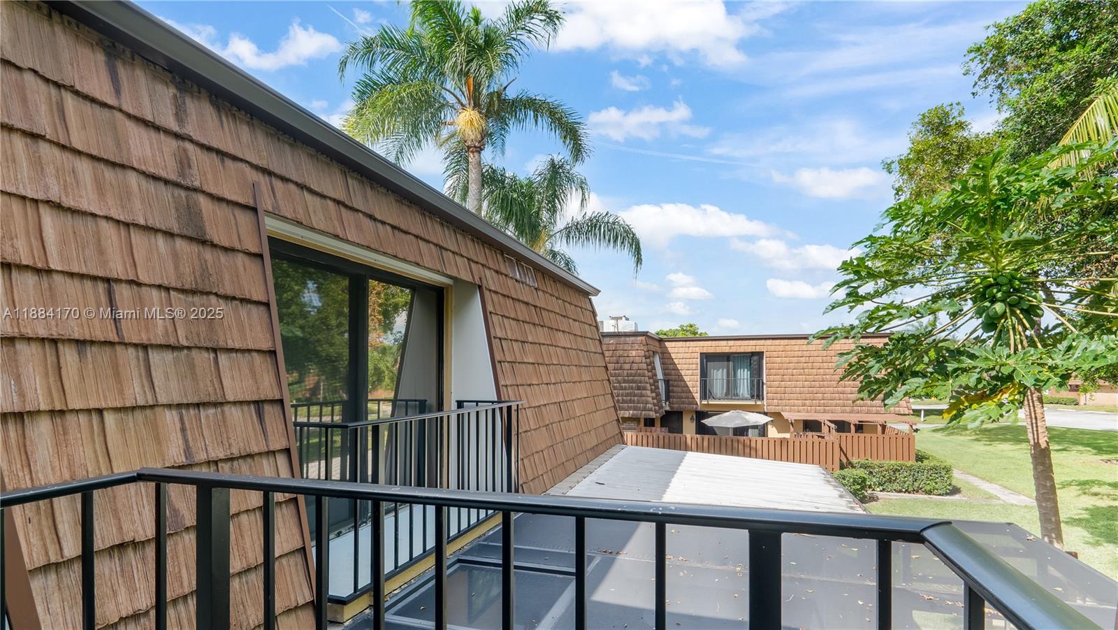 SHERWOOD LAKES - Residential