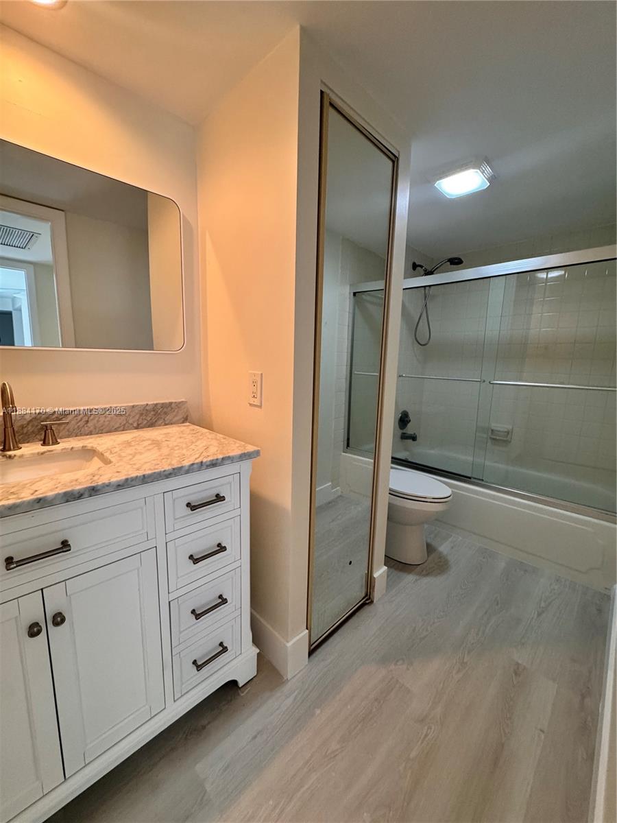 SHERWOOD LAKES - Residential
