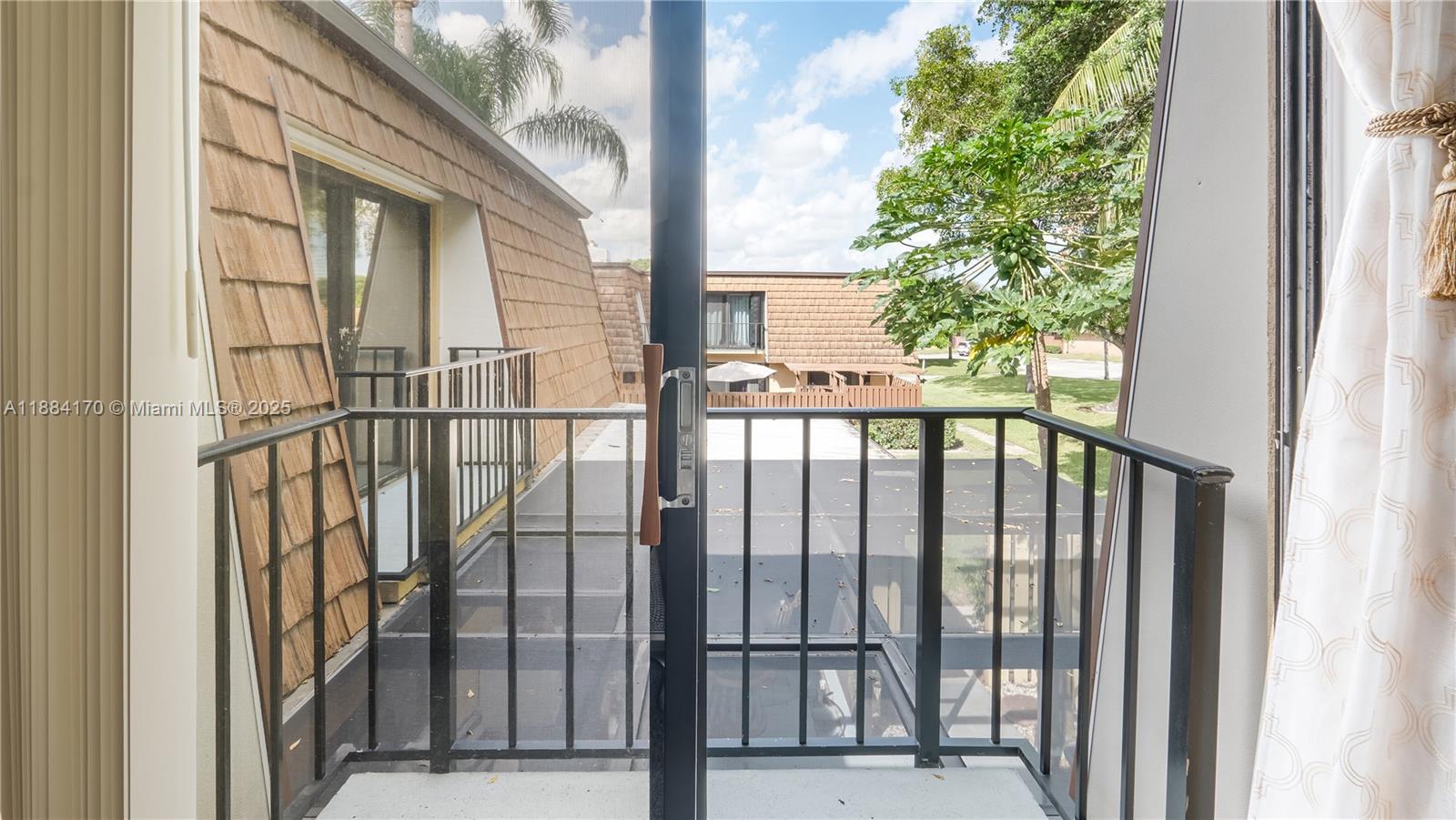 SHERWOOD LAKES - Residential