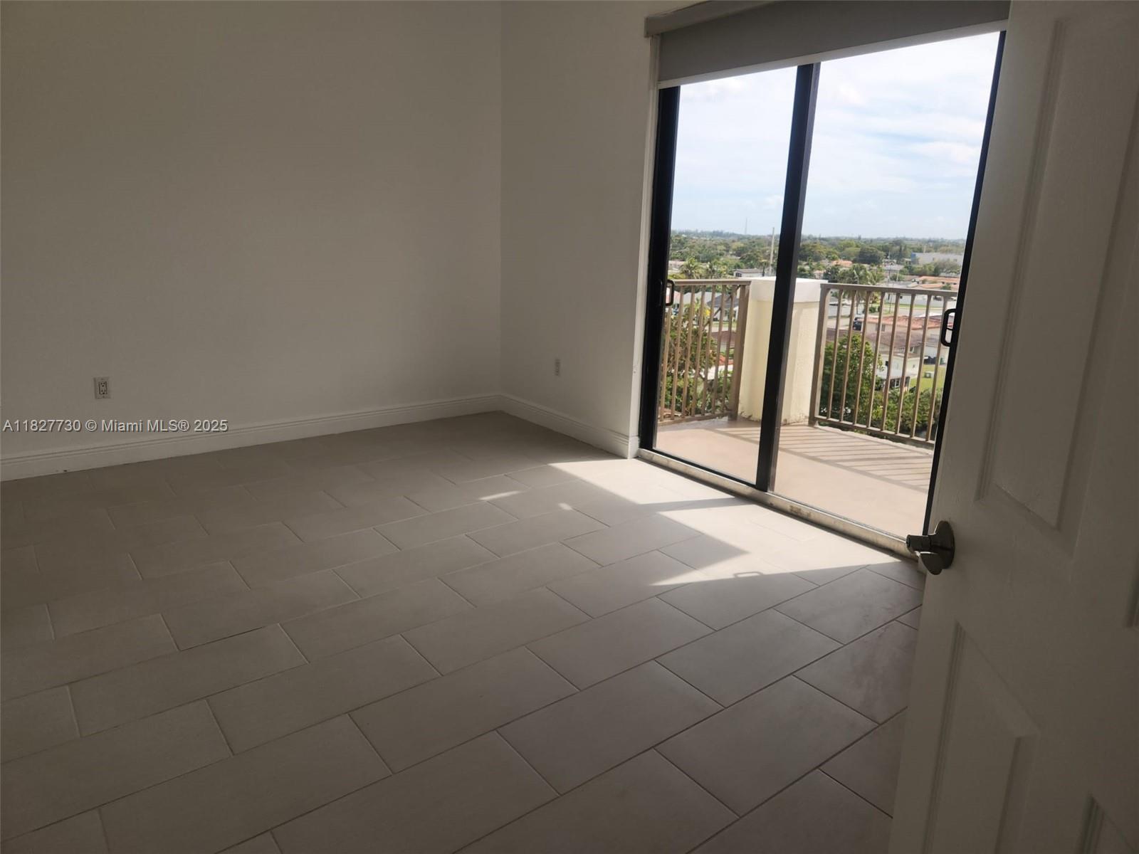 TUSCANY POINTE VILLAS CON - Residential