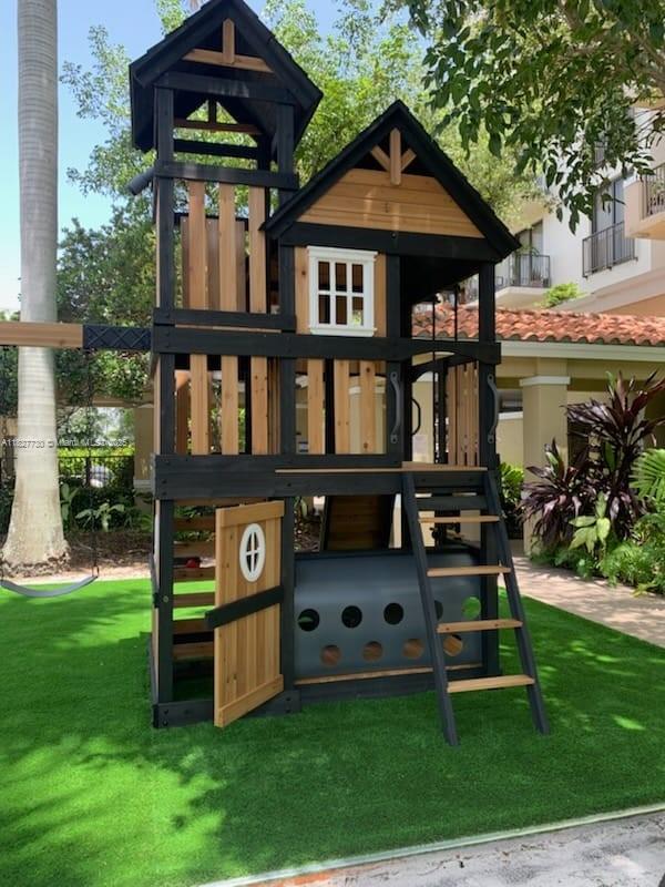 TUSCANY POINTE VILLAS CON - Residential