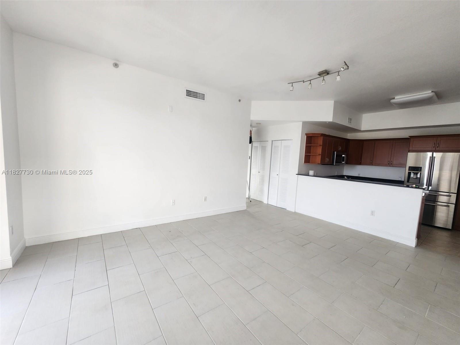 TUSCANY POINTE VILLAS CON - Residential