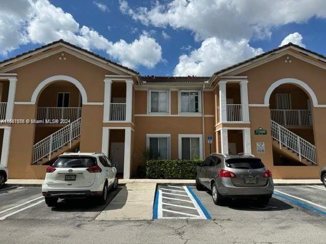 Renovated unit for sale, washer and dryer in unit, great location, apt ready for move in. VACANT and ready to show, unit counts with 1 assigned parking and 1 guest making a total of 2 vehicles. Great location and great for investors, !Budget/reserves in attachments!