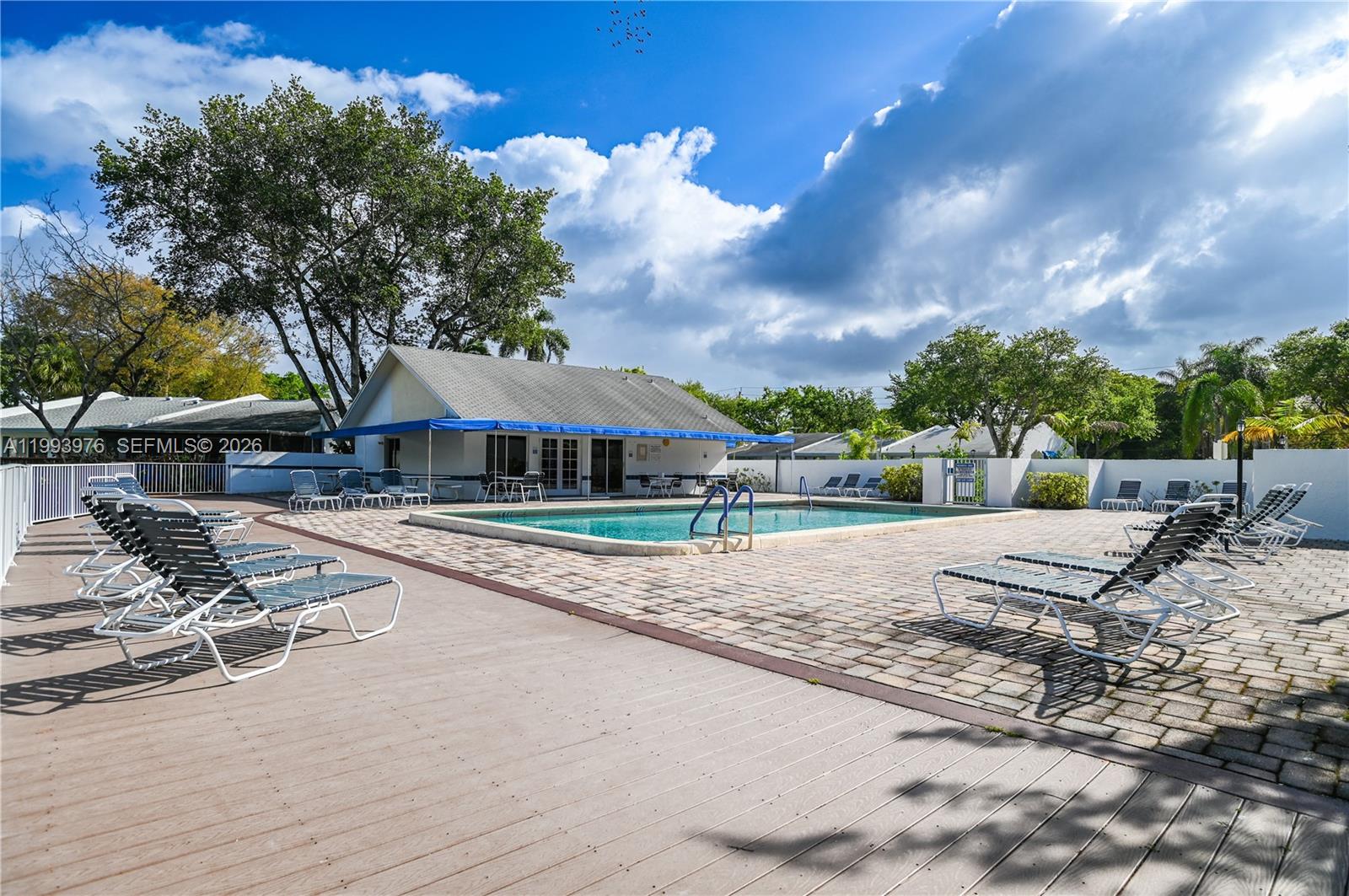 OAK LAKES - Residential