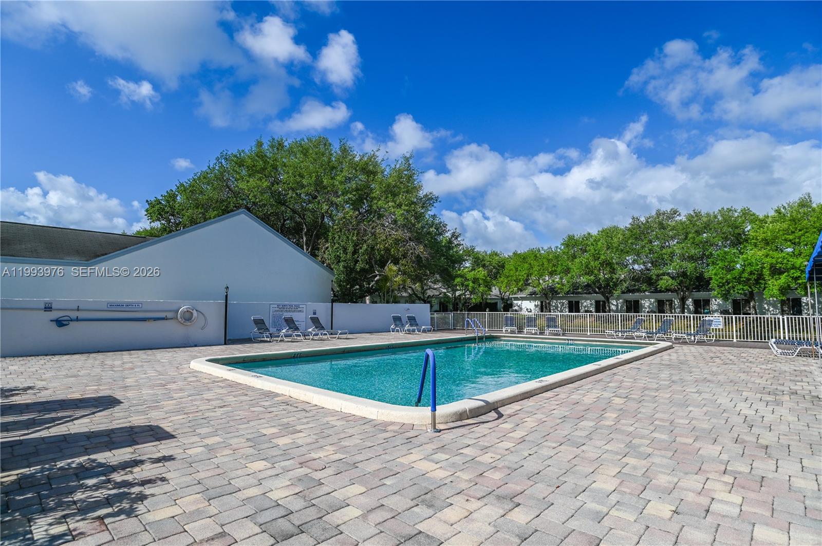 OAK LAKES - Residential