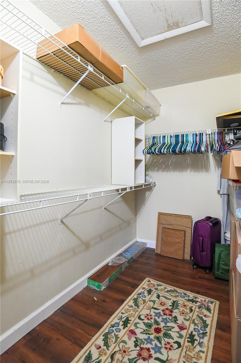 OAK LAKES - Residential