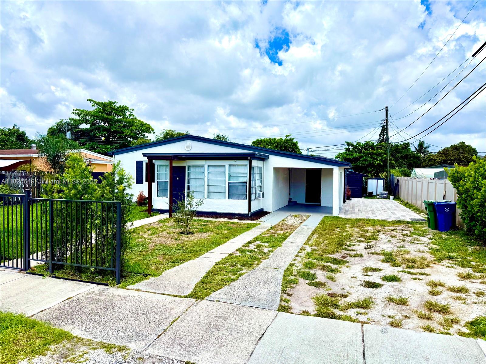 305 SW 24th Ave
