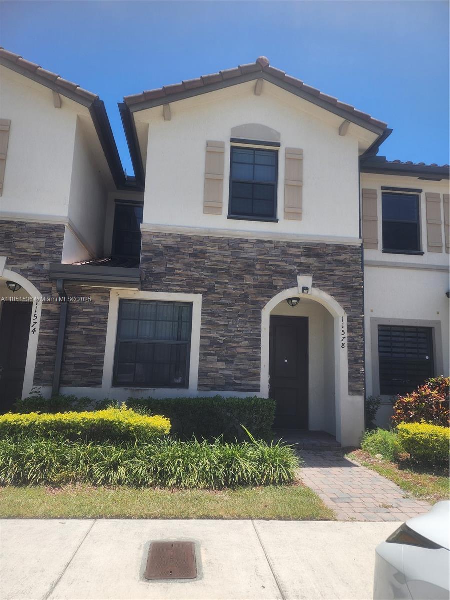 Great three bedroom villa in Artesa. The bedrooms with laminate floors and two bathrooms are upstairs and downstairs is a nice living room, family room, the kitchen and a half bath. Backyard is fenced for your privacy. Artesa has a wonderful clubhouse with pool and exercise room for you to enjoy. It is located close to the turnpike with easy access to Miami Dade and the Florida Keys. Great schools, shopping and restaurants are nearby. Section 8 welcome. Only two months plus $500 for association security deposit to get in