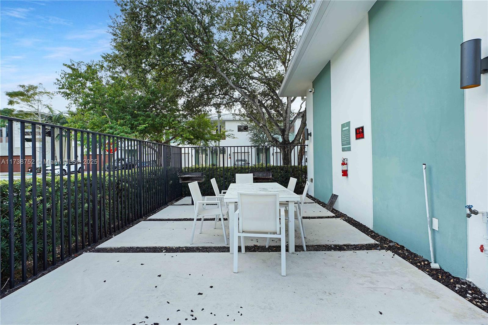 PLANTATION BUSINESS PARK - Residential