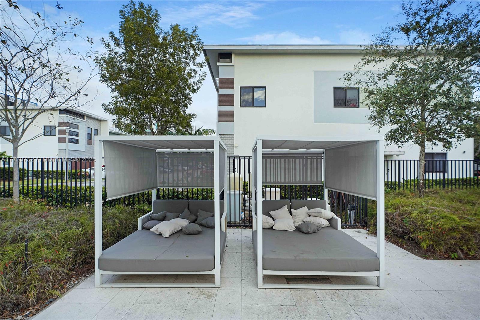 PLANTATION BUSINESS PARK - Residential