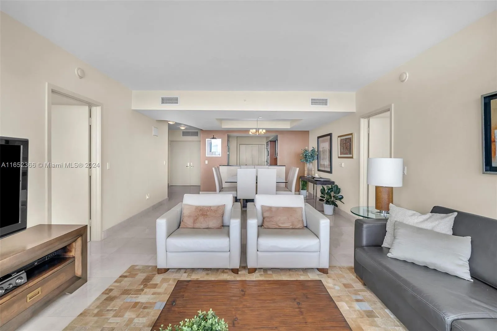 Miami, Florida 33131, United States, 2 Bedrooms Bedrooms, ,3 BathroomsBathrooms,Residential,Active,45629