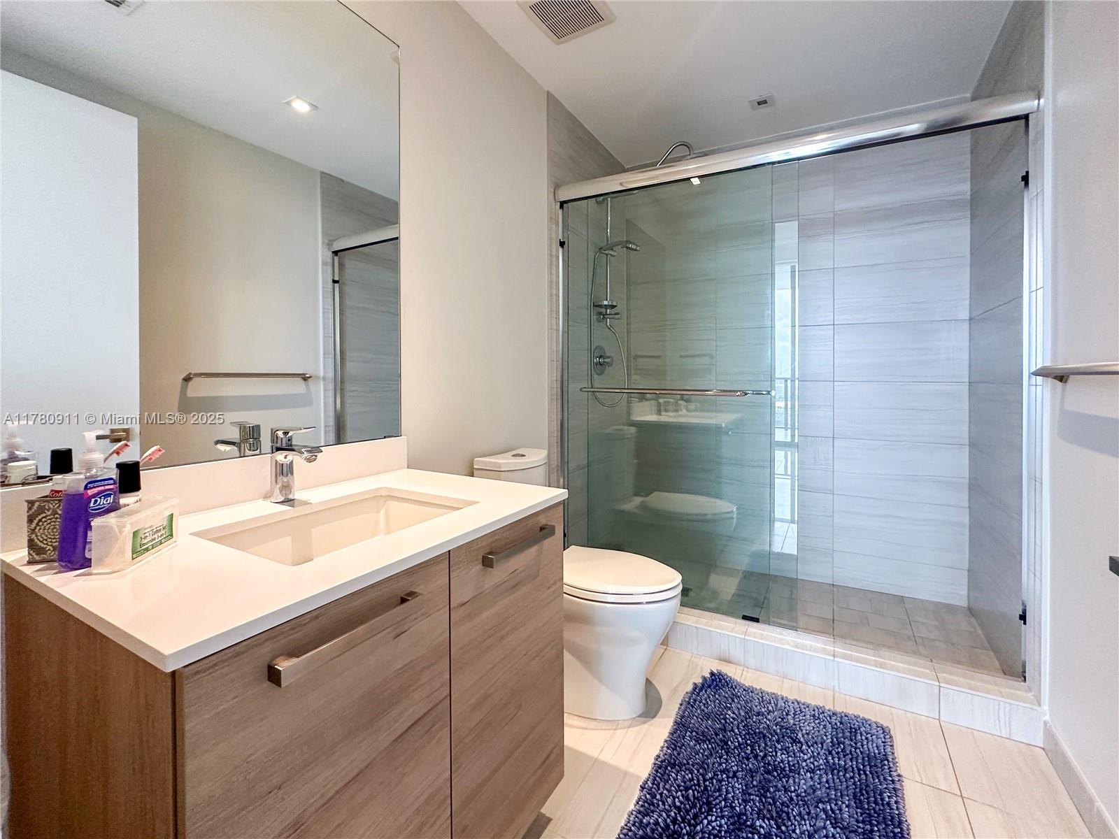 PRIVE CONDO - Residential Lease