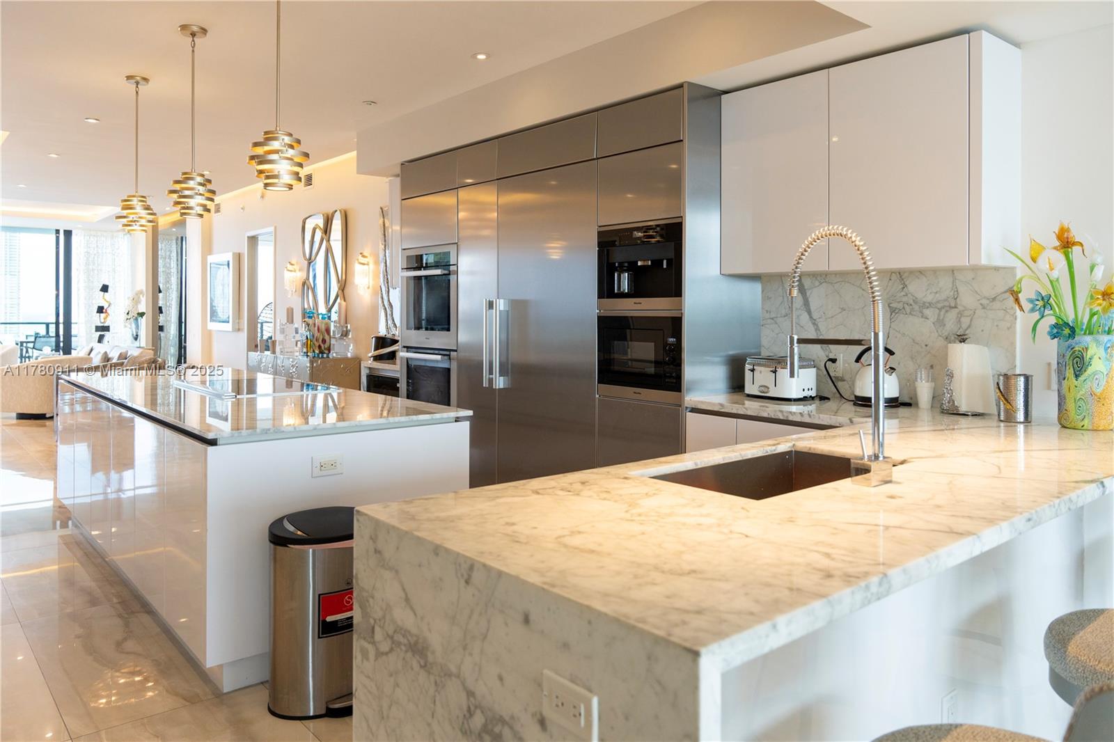 PRIVE CONDO - Residential Lease