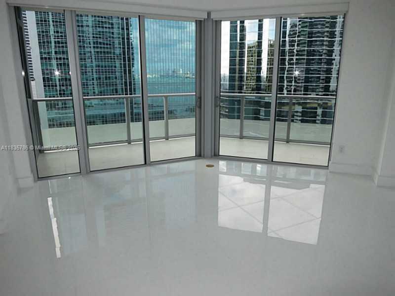1300 BRICKELL BAY DR 1902