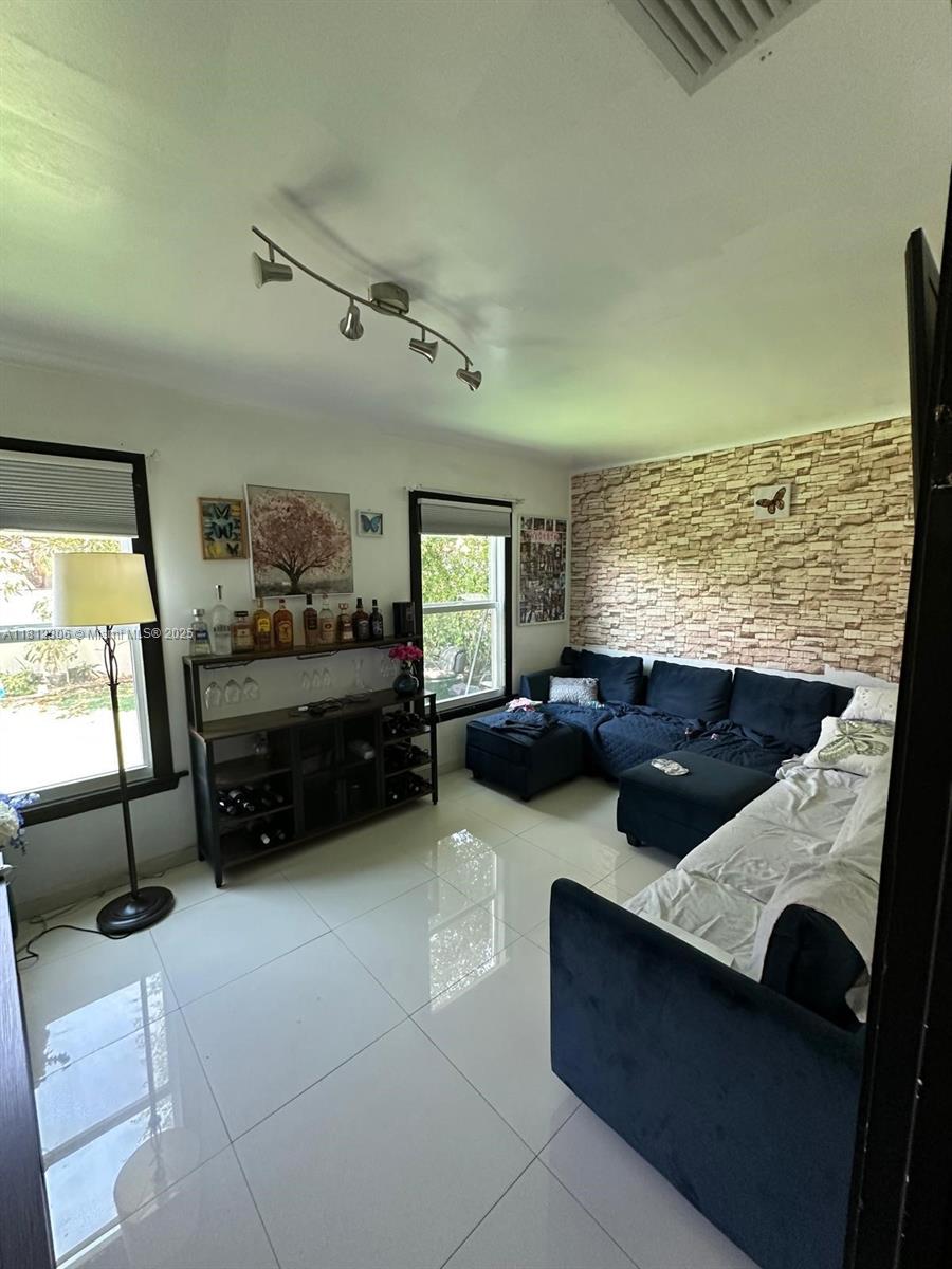 1ST ADDN TO PINEWOOD PARK - Residential