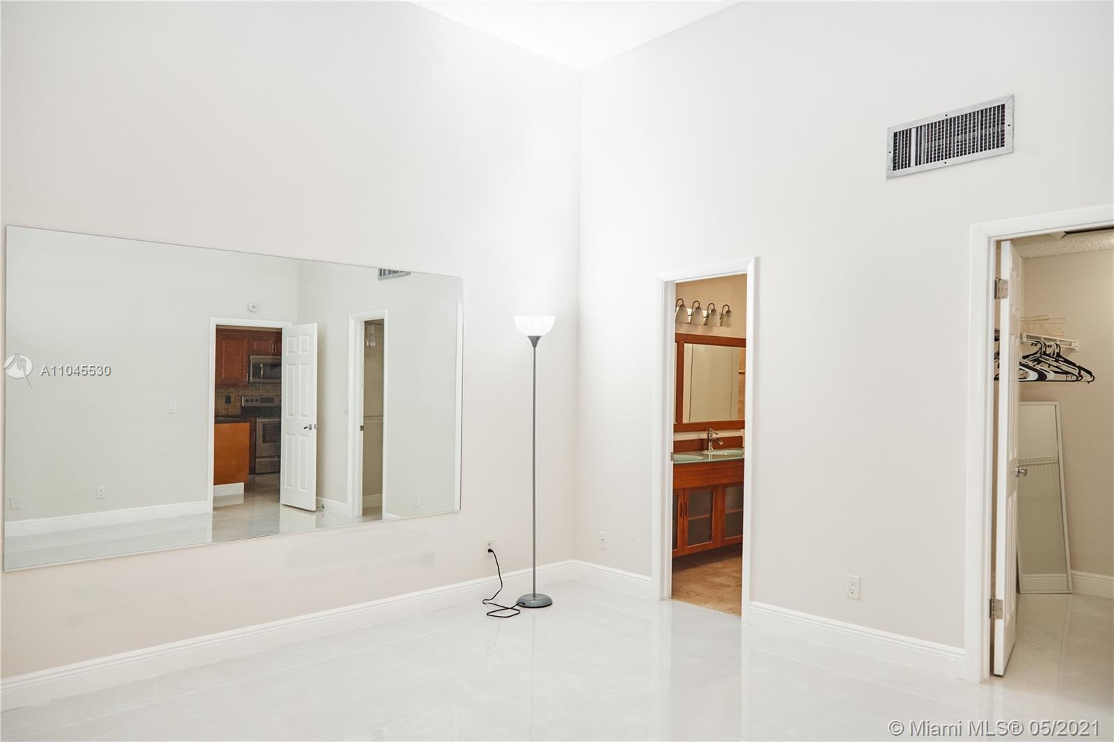 HARBOURWOOD - Residential Lease