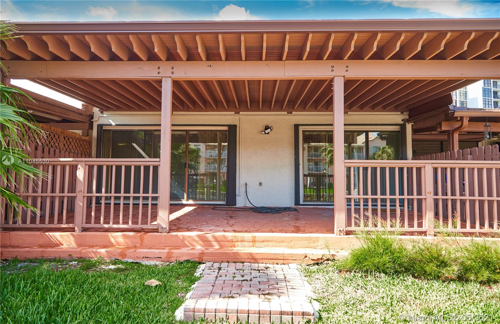 HARBOURWOOD - Residential Lease