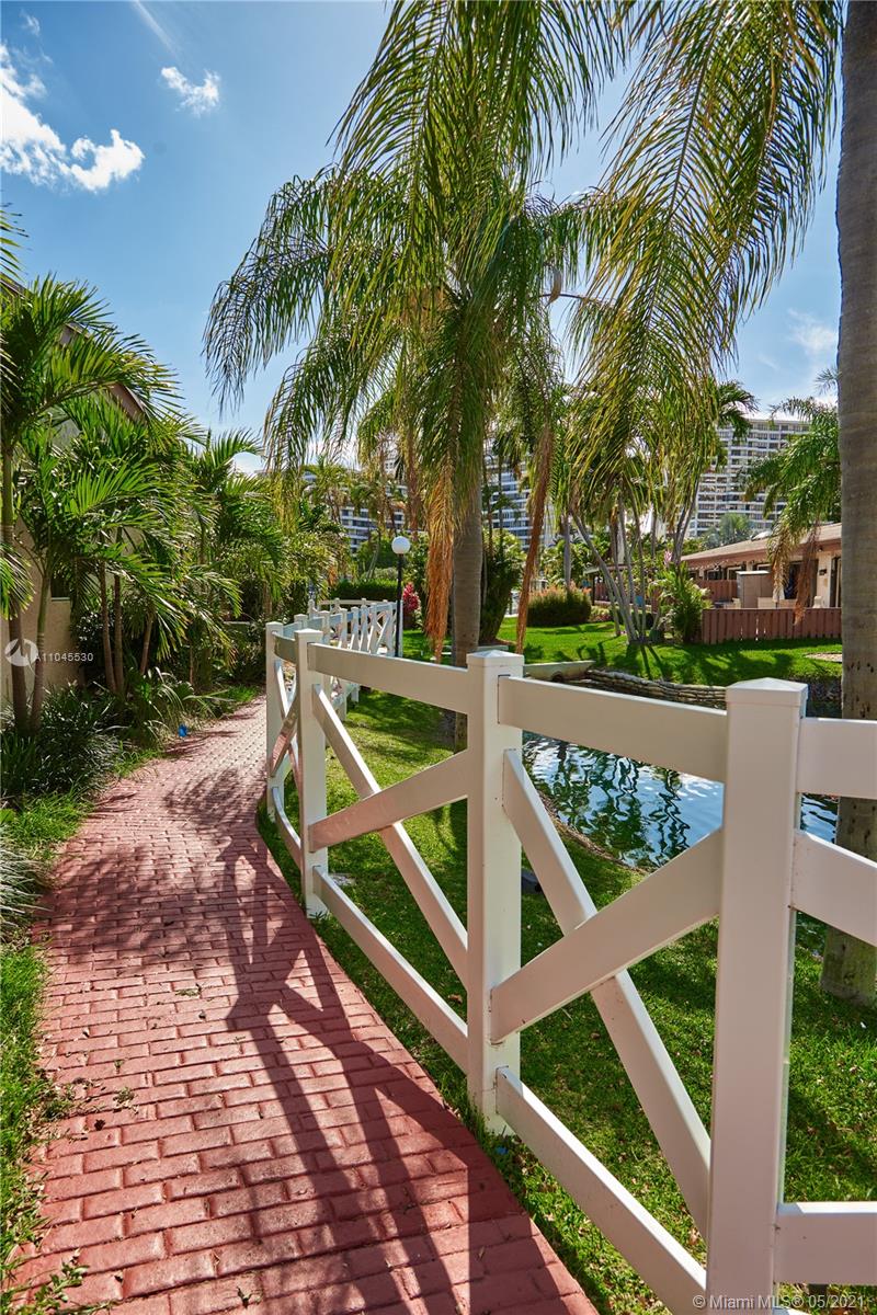 HARBOURWOOD - Residential Lease