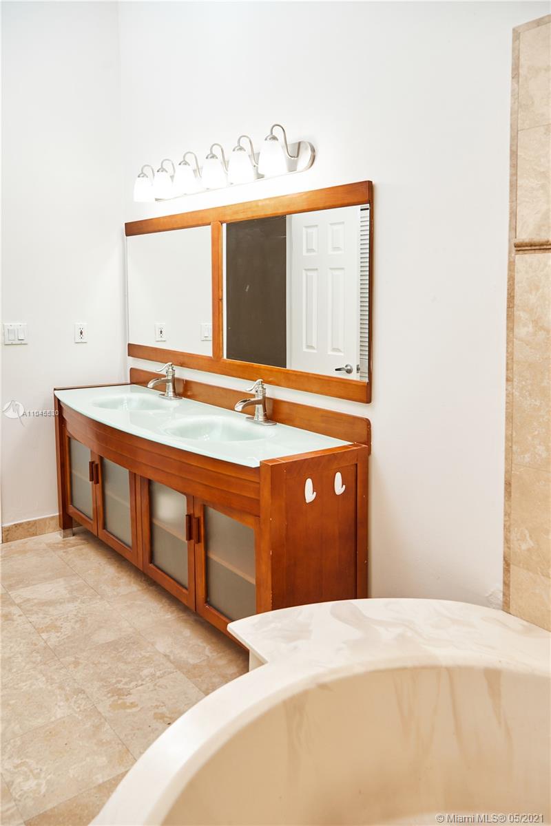 HARBOURWOOD - Residential Lease