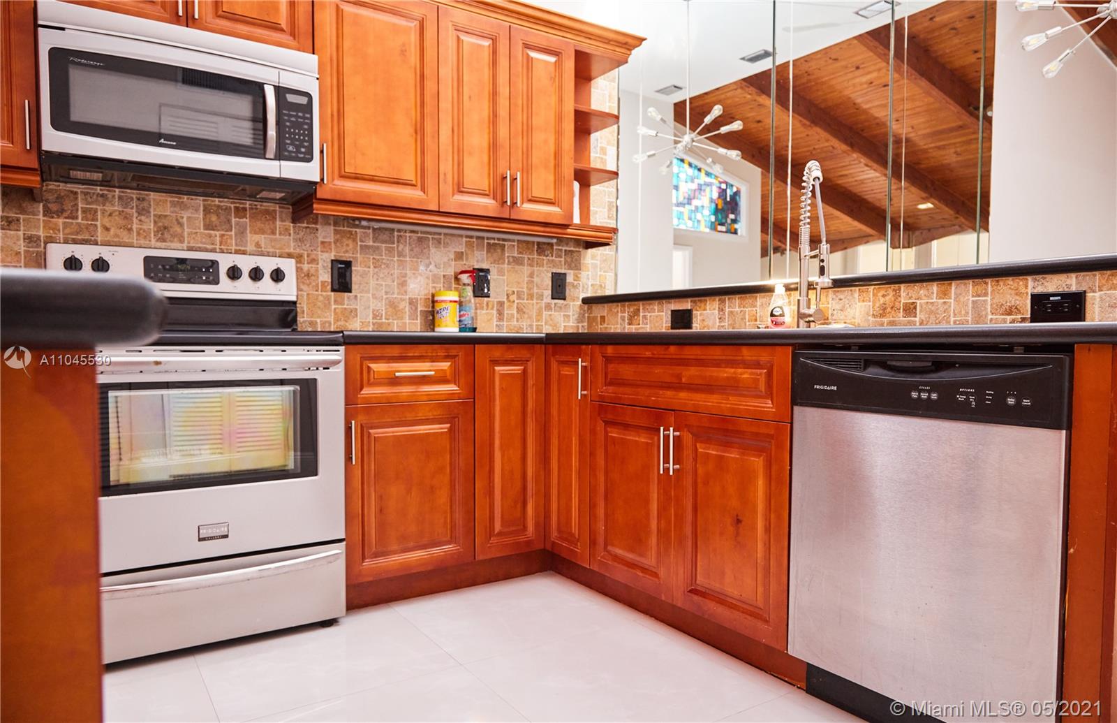 HARBOURWOOD - Residential Lease