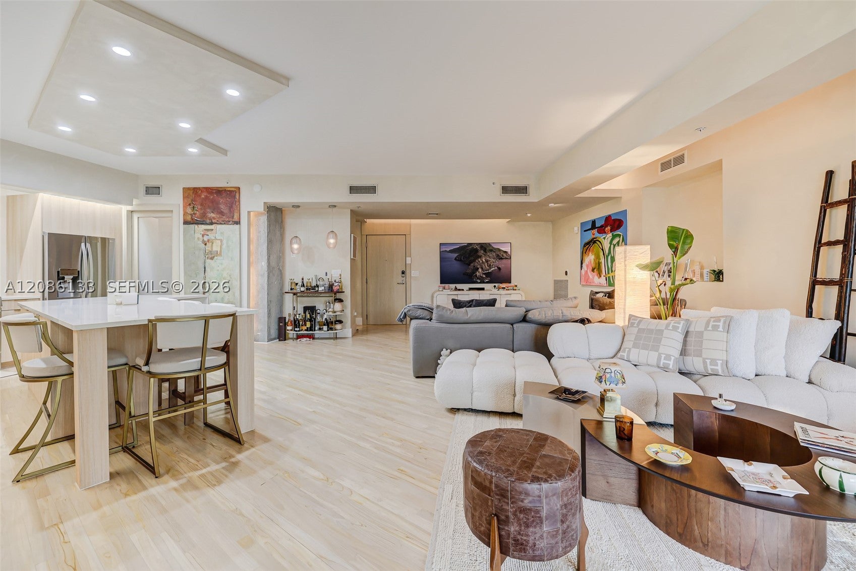 2001 Meridian Ave 307