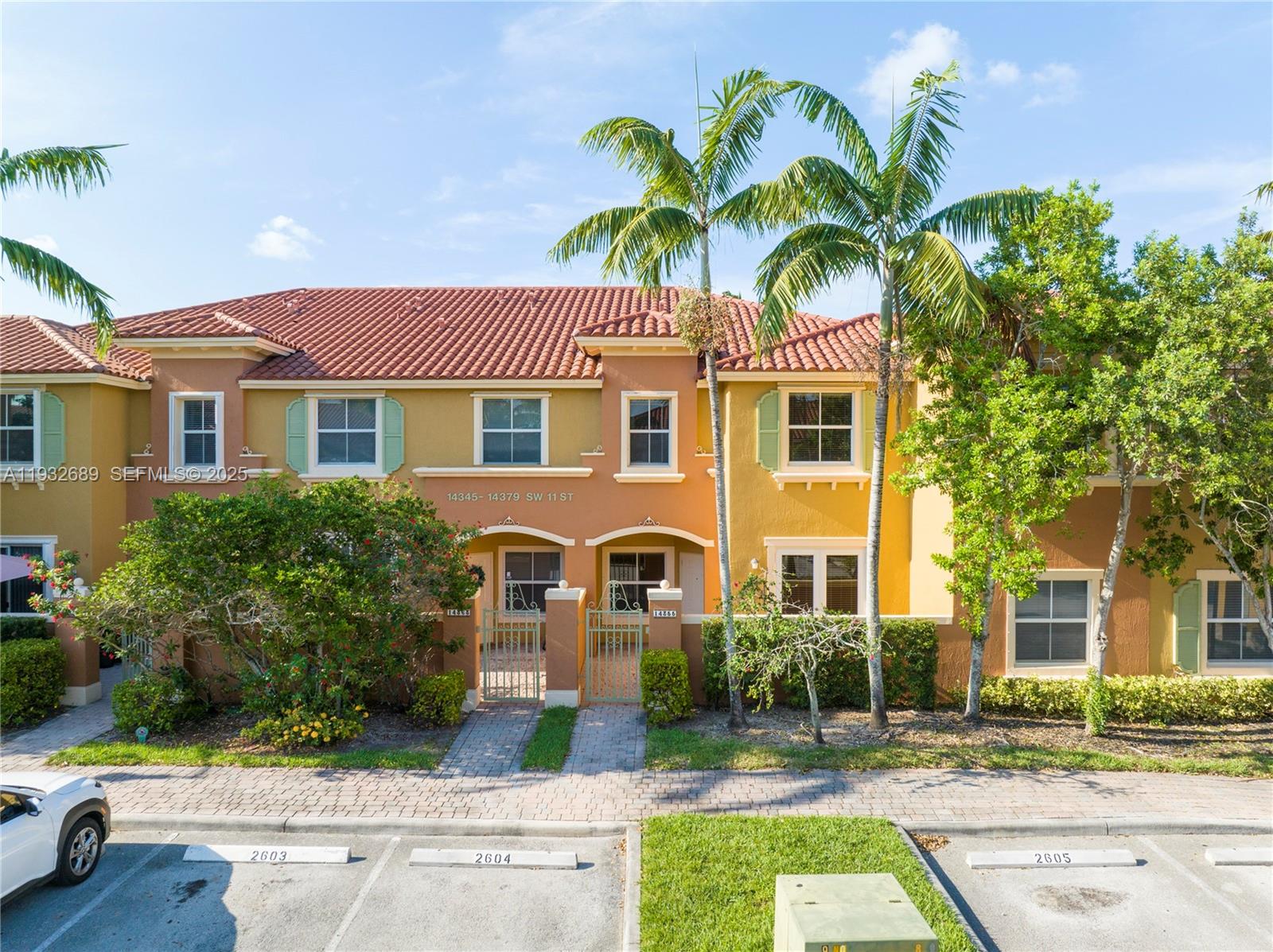 PEMBROKE CAY CONDO - Residential Lease