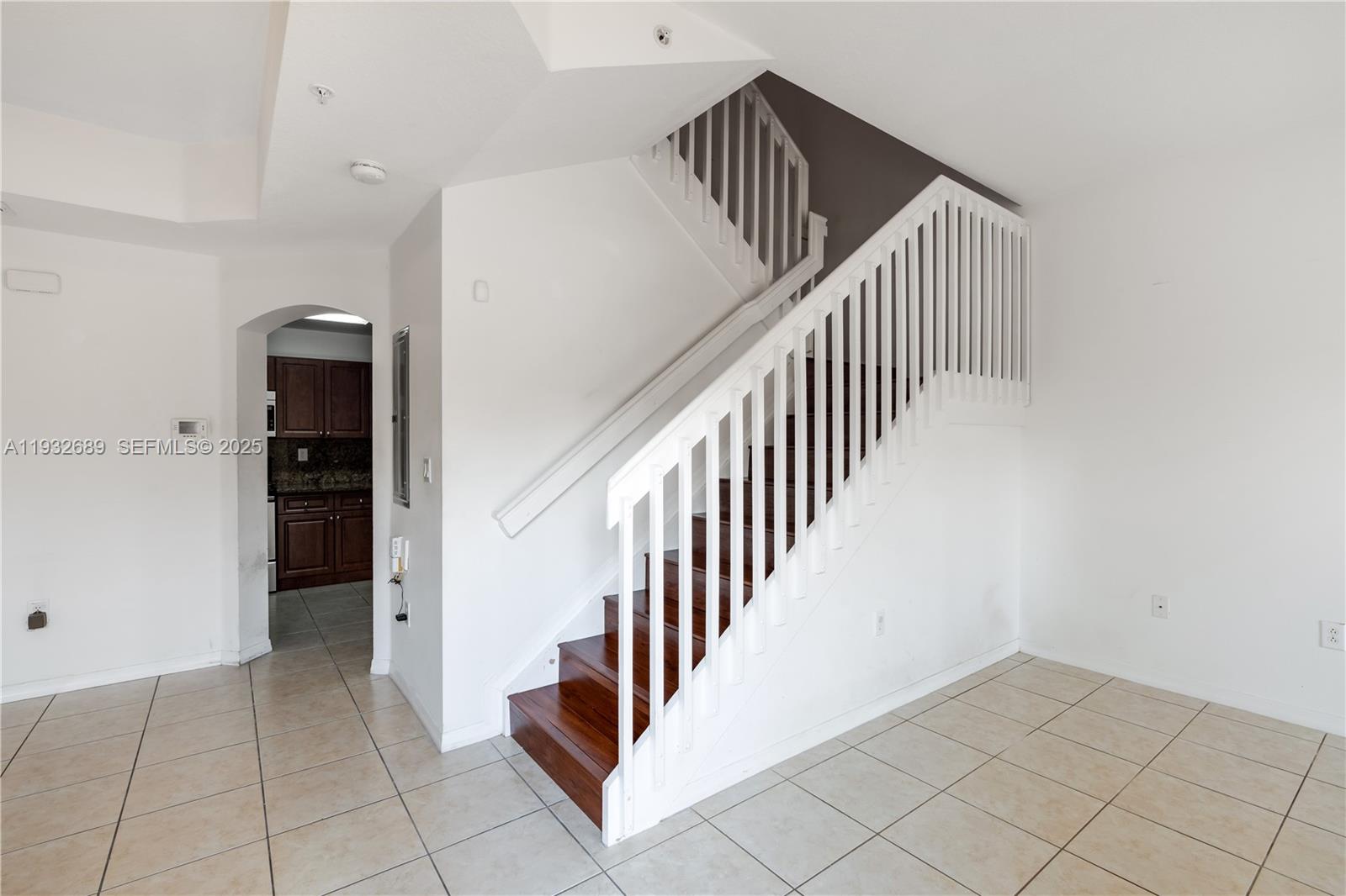 PEMBROKE CAY CONDO - Residential Lease