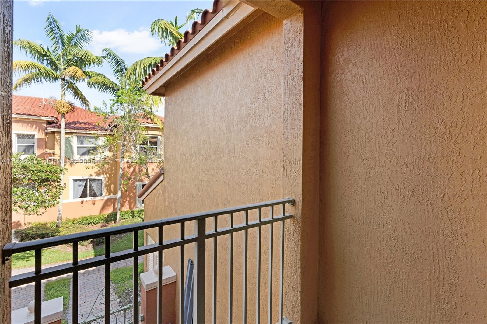 PEMBROKE CAY CONDO - Residential Lease