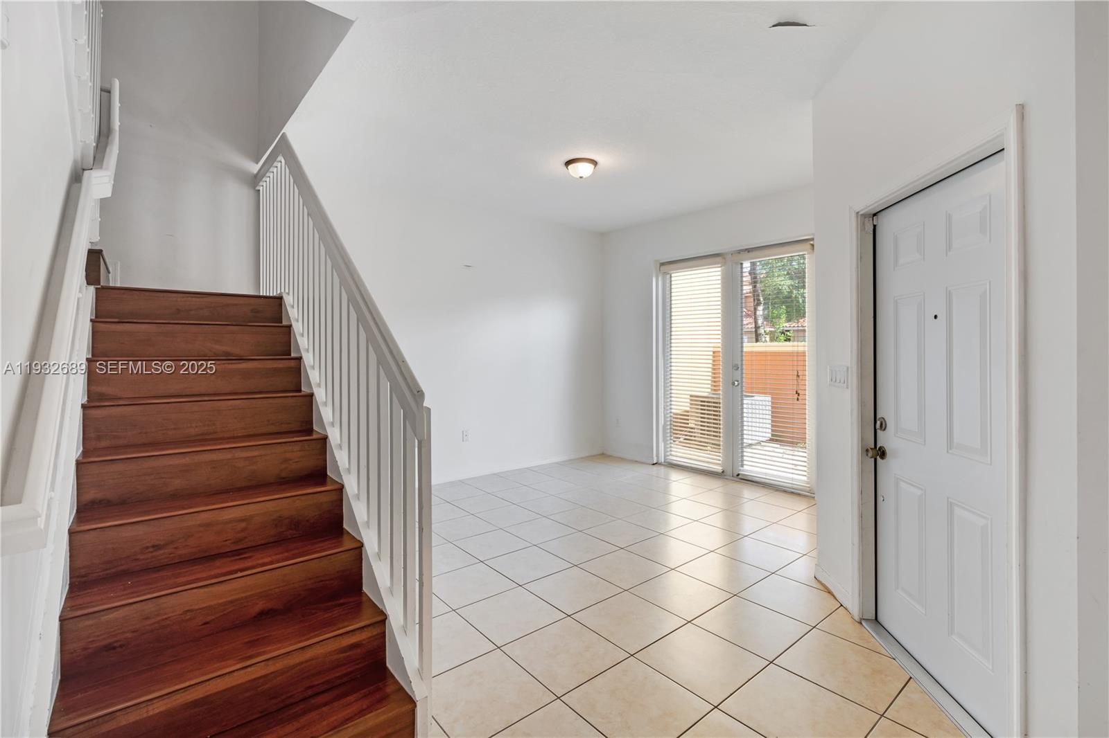 PEMBROKE CAY CONDO - Residential Lease