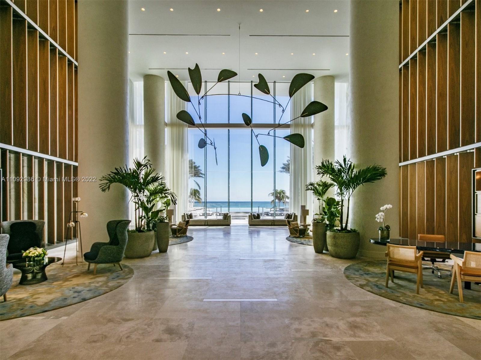 TURNBERRY OCEAN CLUB - Residential