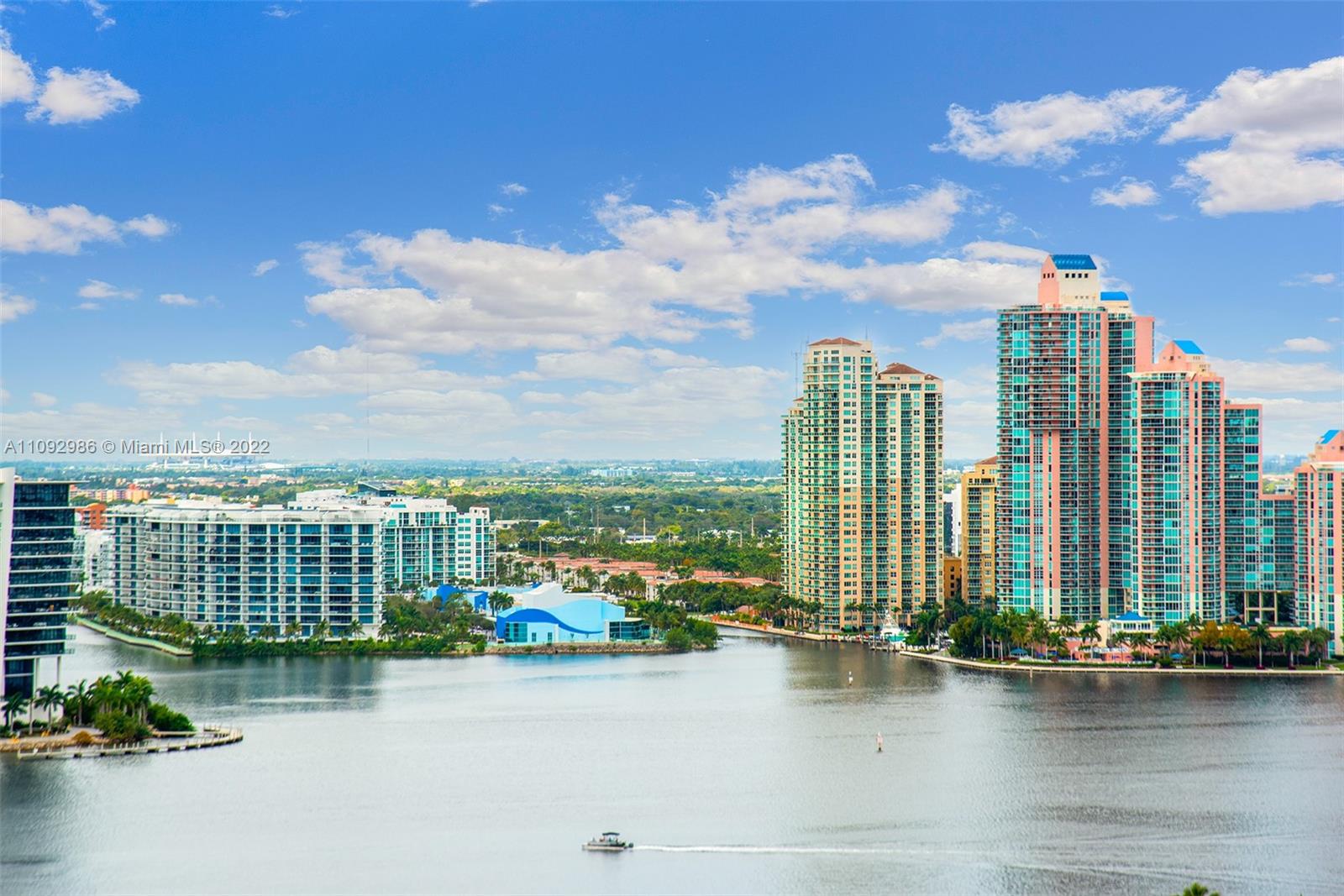 TURNBERRY OCEAN CLUB - Residential