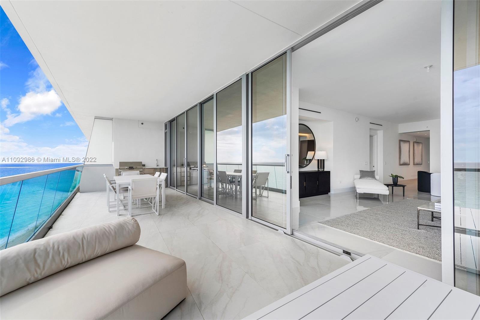 TURNBERRY OCEAN CLUB - Residential