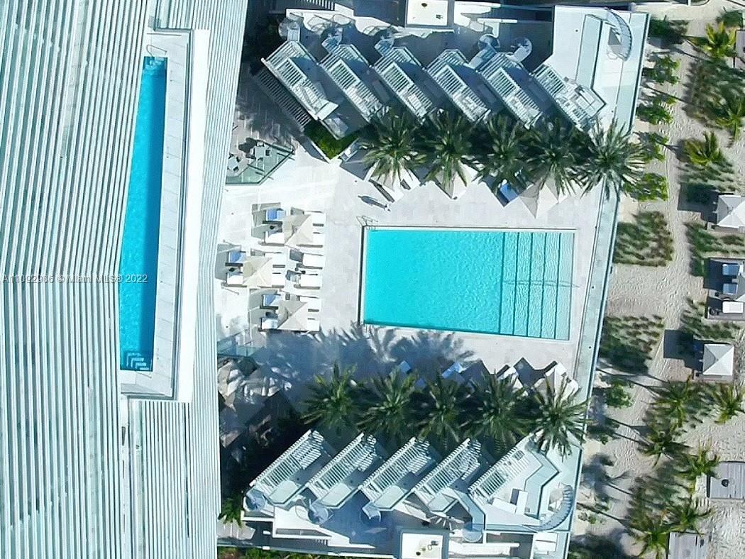 TURNBERRY OCEAN CLUB - Residential