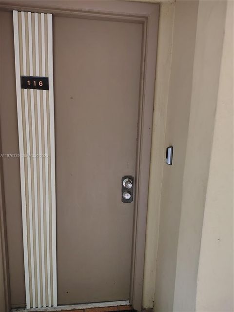 8635 NW 8th St 116 Miami FL 33126