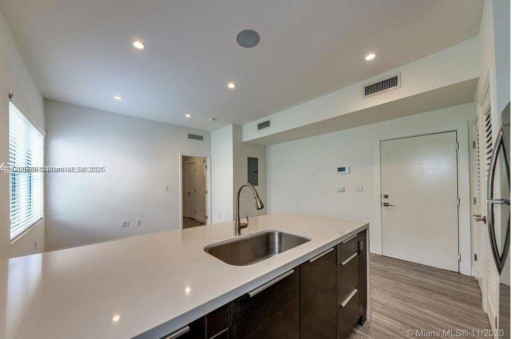 473 Mendoza Ave 8