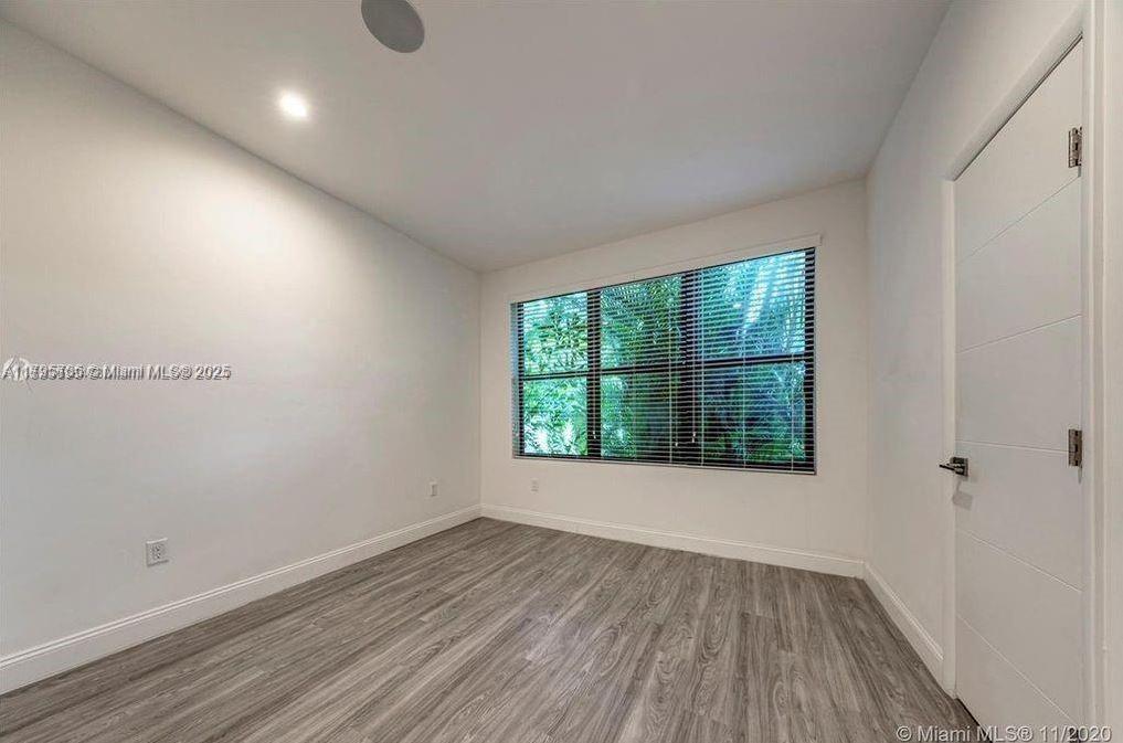 473 Mendoza Ave 8