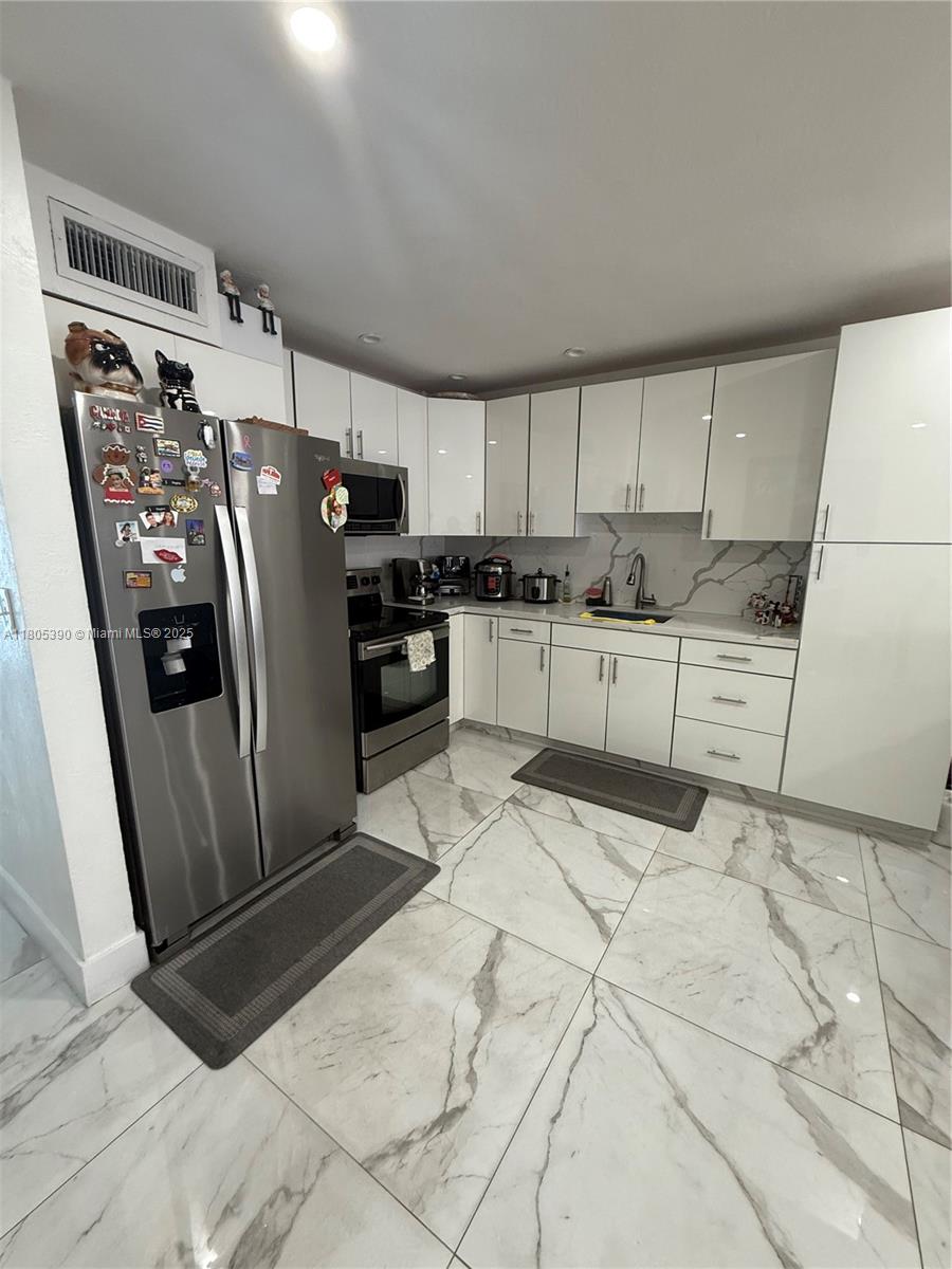 1874 W 73rd Pl 1874