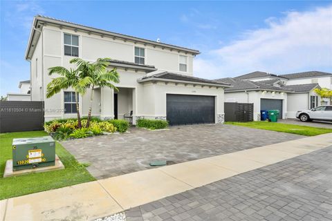 Single Family Residence in Miami FL 12743 211th St St 1.jpg