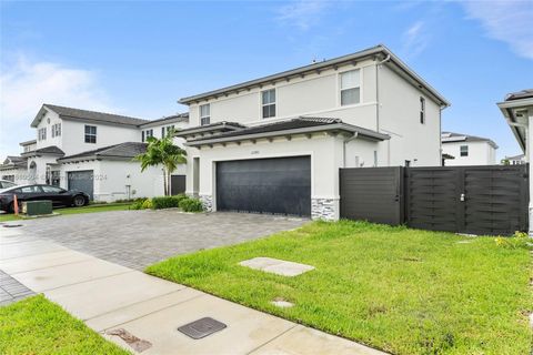 Single Family Residence in Miami FL 12743 211th St St 2.jpg