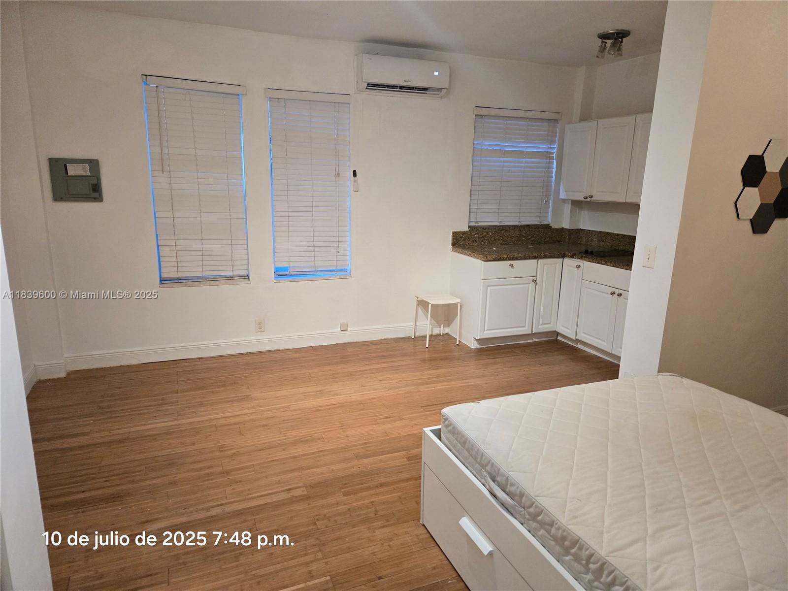 642 Michigan Ave 4