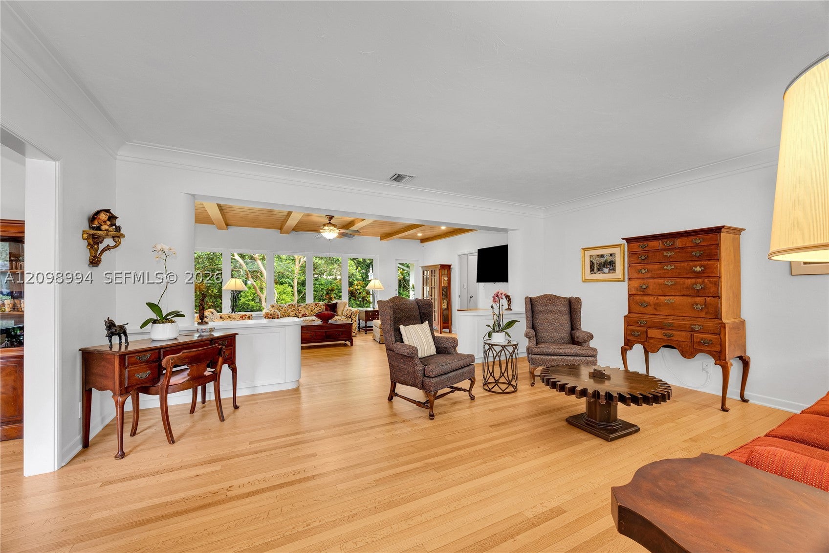 1245 Algardi Ave, Coral Gables, FL, 33146/$2,495,000 3 1245 Algardi Ave