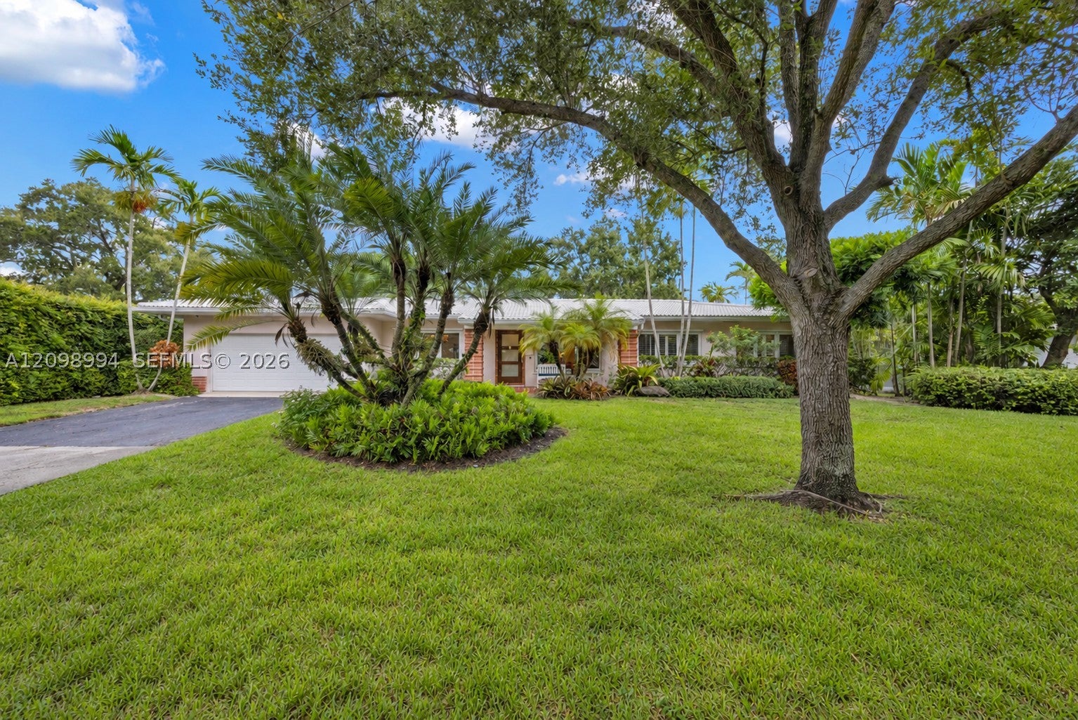1245 Algardi Ave, Coral Gables, FL, 33146/$2,495,000 1 1245 Algardi Ave