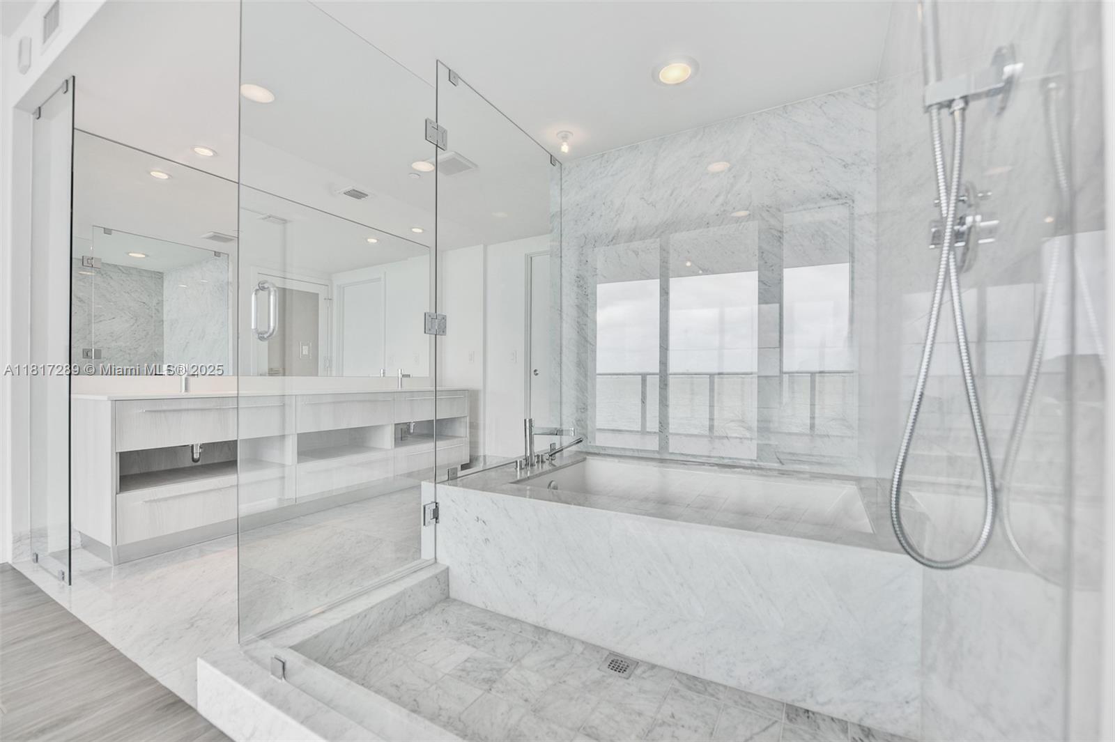 3131 NE 7th Ave 3101